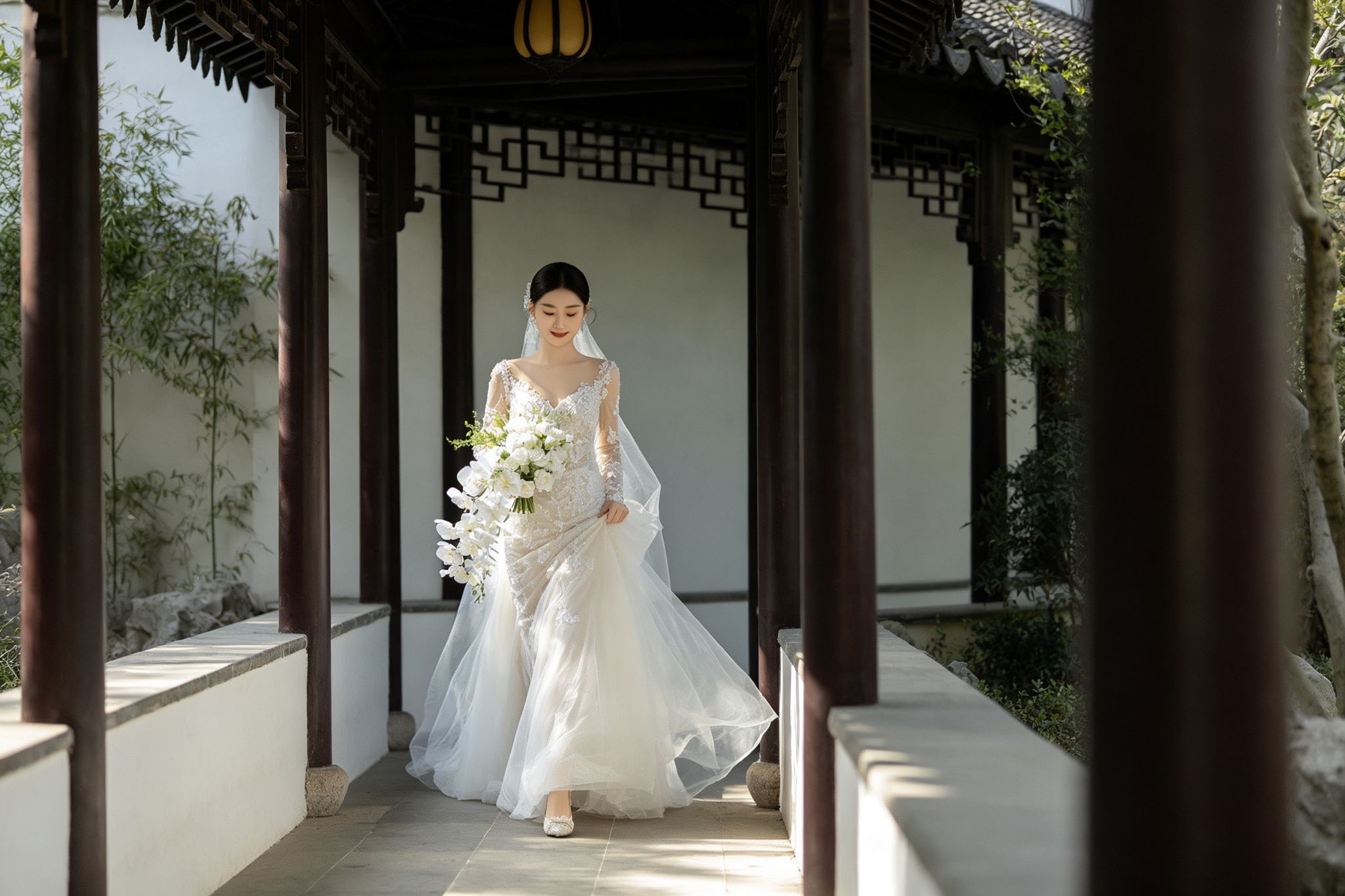 古建筑长廊中走来的新娘